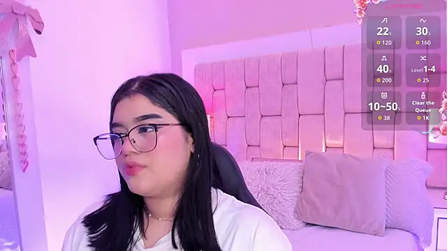 Snapshot of AnniJones chatting on April 5, 2:53 am AnniJones online show from April 5, 2:53 am