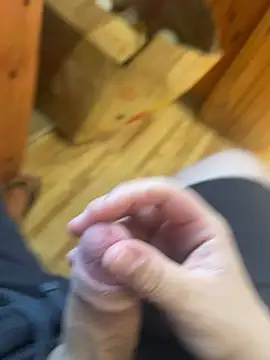 brunonovinho18 online show from April 2, 7:11 pm