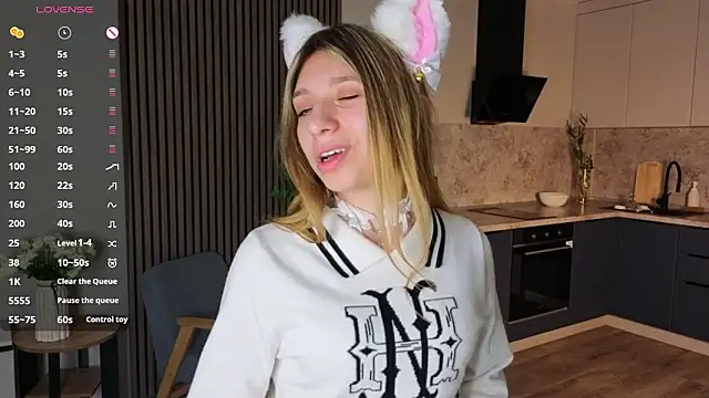 SuAvison online show from March 23, 11:14 am