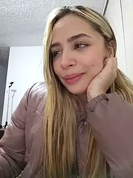 Snapshot of Bebitafiu69 chatting on March 16, 12:17 am Bebitafiu69 online show from March 16, 12:17 am