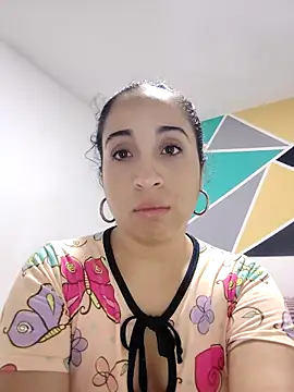 Snapshot of Yiyi077 chatting on February 19, 9:22 pm Yiyi077 online show from February 19, 9:22 pm