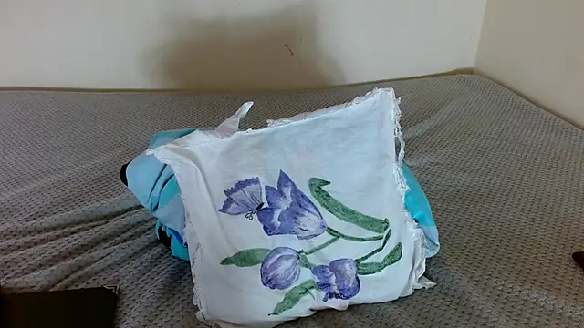 Snapshot of valkahot20 chatting on March 30, 2:40 pm valkahot20 online show from March 30, 2:40 pm