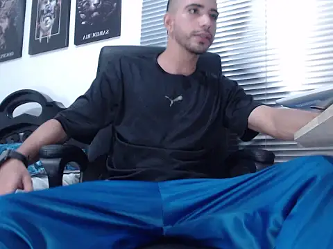 Snapshot of Kratoswolf chatting on March 5, 11:01 pm Kratoswolf online show from March 5, 11:01 pm