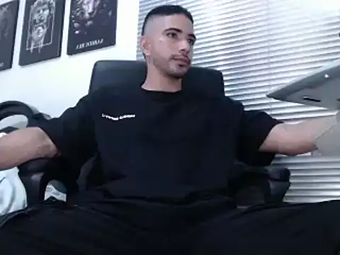 Snapshot of Kratoswolf chatting on March 13, 11:11 pm Kratoswolf online show from March 13, 11:11 pm