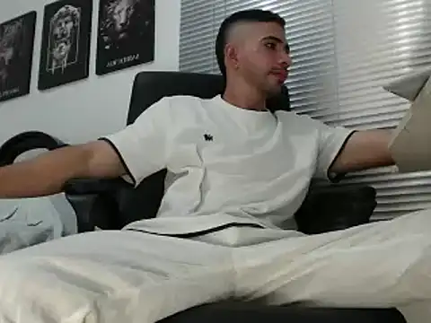 Snapshot of Kratoswolf chatting on March 14, 6:35 pm Kratoswolf online show from March 14, 6:35 pm