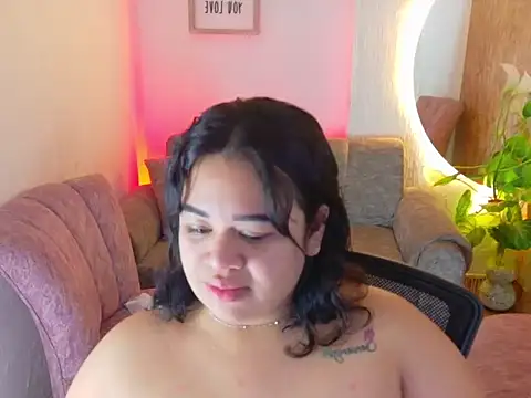 Snapshot of deva_big chatting on March 20, 12:43 pm deva big online show from March 20, 12:43 pm