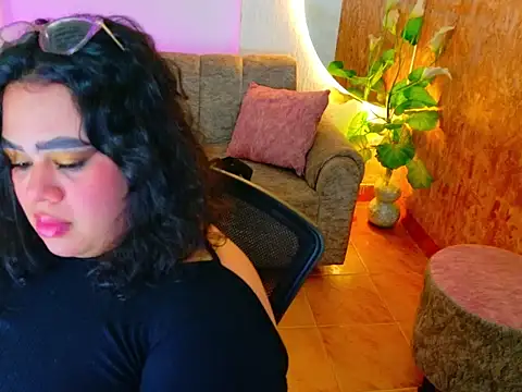 Snapshot of deva_big chatting on April 7, 6:14 am deva big online show from April 7, 6:14 am