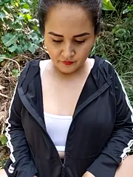 Snapshot of yissela92 chatting on March 7, 4:37 pm yissela92 online show from March 7, 4:37 pm