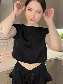 Snapshot of Tiny_BunnyX chatting on April 19, 6:24 am Tiny BunnyX online show from April 19, 6:24 am
