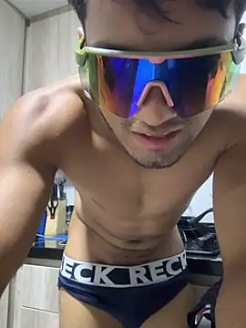 Snapshot of hardbody_19 chatting on March 23, 3:32 am hardbody 19 online show from March 23, 3:32 am