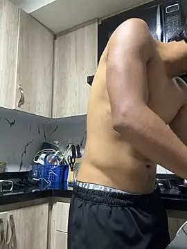 Snapshot of hardbody_19 chatting on March 25, 10:38 pm hardbody 19 online show from March 25, 10:38 pm