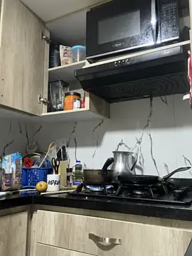 Snapshot of hardbody_19 chatting on March 29, 2:33 am hardbody 19 online show from March 29, 2:33 am