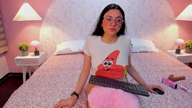 Snapshot of Angelie_Rosebrm chatting on February 20, 6:26 am Angelie Rosebrm online show from February 20, 6:26 am