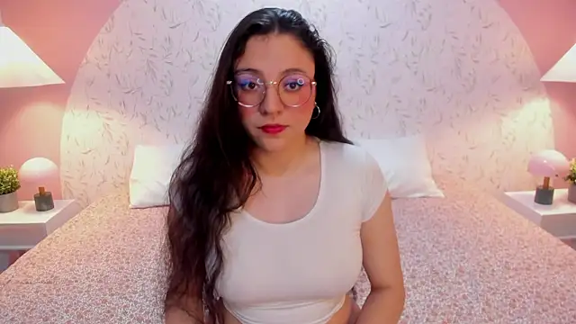 Snapshot of Angelie_Rosebrm chatting on March 7, 2:08 am Angelie Rosebrm online show from March 7, 2:08 am