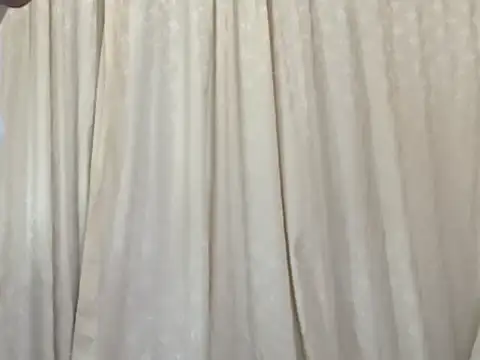 Snapshot of Zoe_Robbins chatting on April 4, 3:27 am Zoe Robbins online show from April 4, 3:27 am