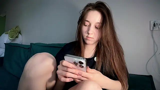 Snapshot of monnymoonn chatting on February 25, 9:08 am monnymoonn online show from February 25, 9:08 am