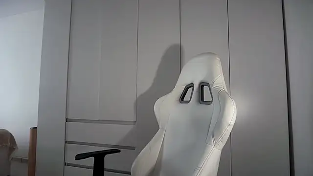 Snapshot of monnymoonn chatting on March 8, 8:40 am monnymoonn online show from March 8, 8:40 am