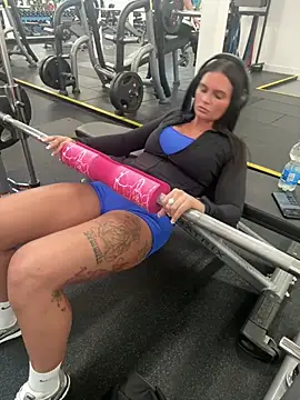 Snapshot of Destinylovex chatting on February 25, 10:36 am Destinylovex online show from February 25, 10:36 am