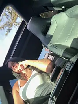 Snapshot of Destinylovex chatting on March 2, 9:49 am Destinylovex online show from March 2, 9:49 am