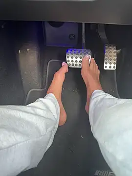 Snapshot of Destinylovex chatting on March 22, 1:47 pm Destinylovex online show from March 22, 1:47 pm