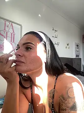 Snapshot of Destinylovex chatting on April 6, 8:48 am Destinylovex online show from April 6, 8:48 am