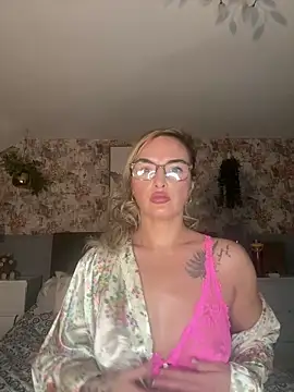 Cherrybomb2885 online show from February 20, 10:54 pm