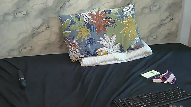 CaramelHotGirl online show from March 5, 7:04 am