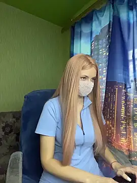 SophieBlackwood online show from April 1, 1:41 pm