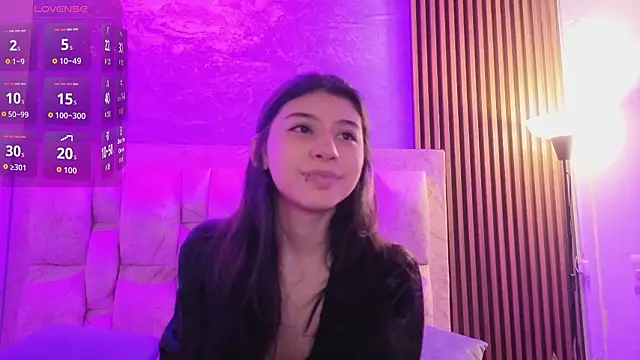 Snapshot of chloe_bluee_ chatting on March 19, 11:25 am chloe bluee online show from March 19, 11:25 am