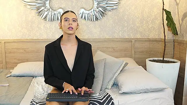 Snapshot of Luxa_Velvet chatting on March 14, 1:05 pm Luxa Velvet online show from March 14, 1:05 pm