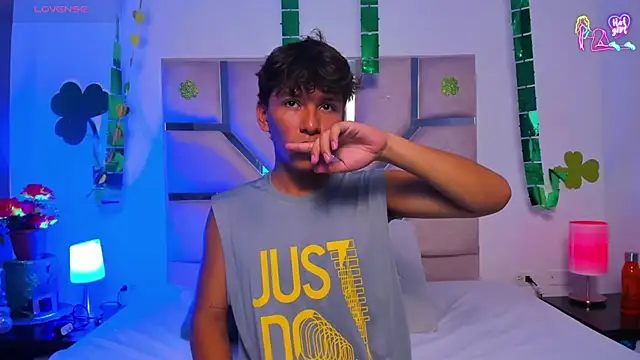 Angel Lux online show from March 20, 7:08 pm