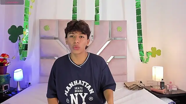 Angel Lux online show from March 30, 7:04 pm