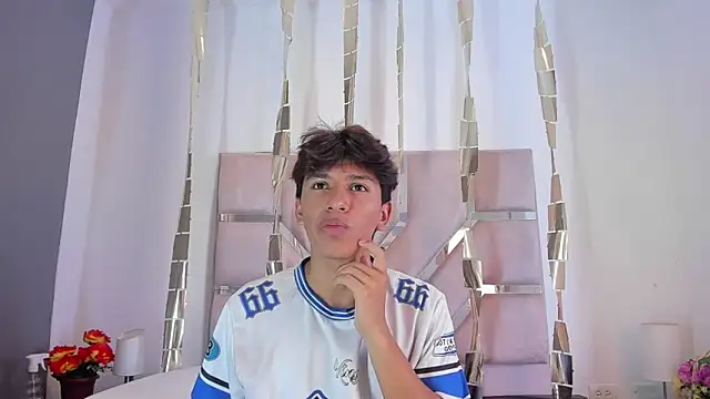 Angel Lux online show from April 1, 7:22 pm