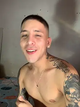 Snapshot of PapiLucca chatting on March 31, 9:15 pm PapiLucca online show from March 31, 9:15 pm