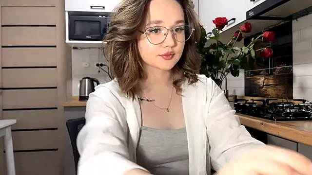 AinaSmith online show from March 15, 10:21 am