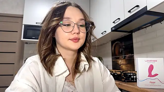 AinaSmith online show from March 20, 10:20 am