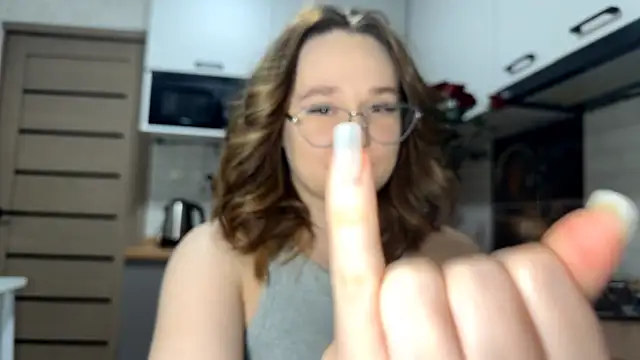 AinaSmith online show from March 28, 11:43 am