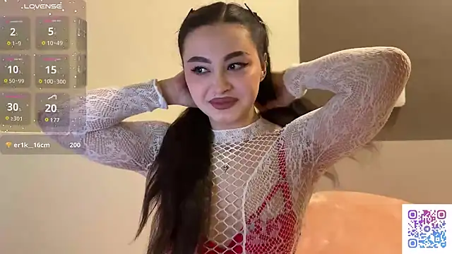 Snapshot of Sweet_BerryBabe chatting on April 7, 11:48 pm Sweet BerryBabe online show from April 7, 11:48 pm
