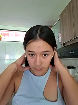 Snapshot of AlessiaKnox chatting on March 5, 2:02 pm AlessiaKnox online show from March 5, 2:02 pm