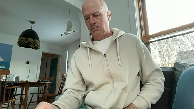 Snapshot of Guy__Grey chatting on March 5, 11:28 am Guy Grey online show from March 5, 11:28 am