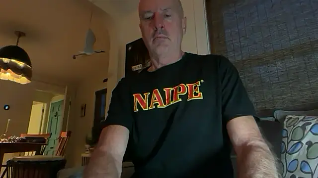 Snapshot of Guy__Grey chatting on March 15, 10:32 am Guy Grey online show from March 15, 10:32 am