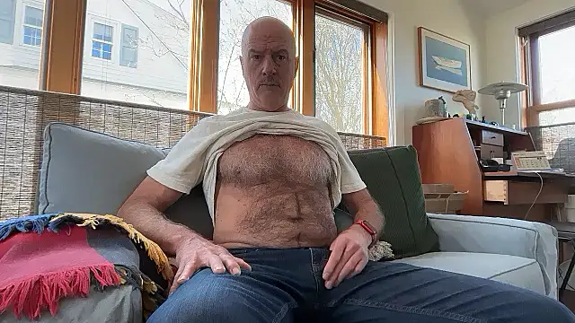 Snapshot of Guy__Grey chatting on April 18, 2:43 pm Guy Grey online show from April 18, 2:43 pm