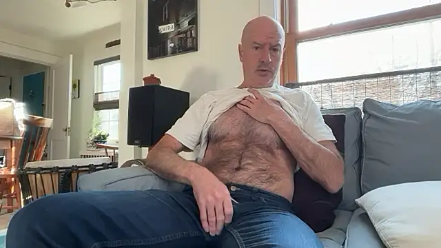 Snapshot of Guy__Grey chatting on April 21, 11:49 am Guy Grey online show from April 21, 11:49 am