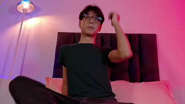 lui x dust online show from May 7, 3:56 am