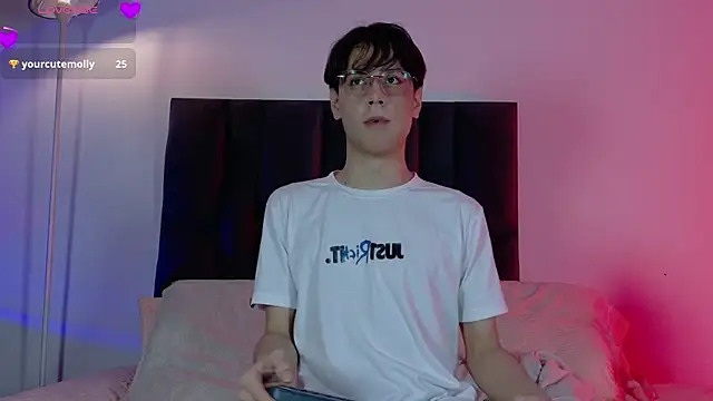lui x dust online show from May 8, 3:34 am