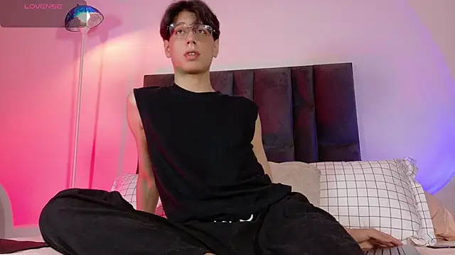 lui x dust online show from May 9, 3:23 am