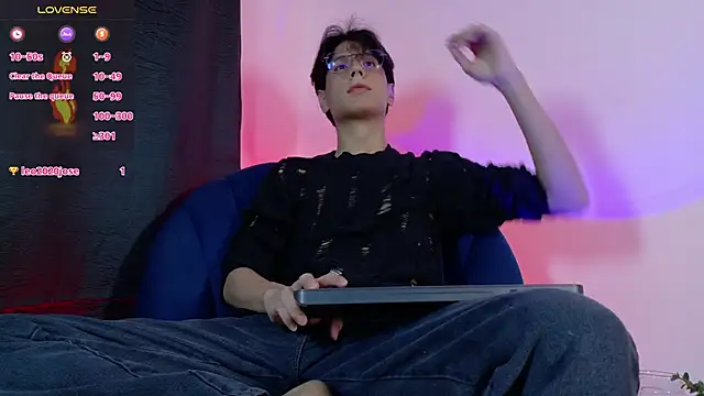 lui x dust online show from May 14, 3:02 am