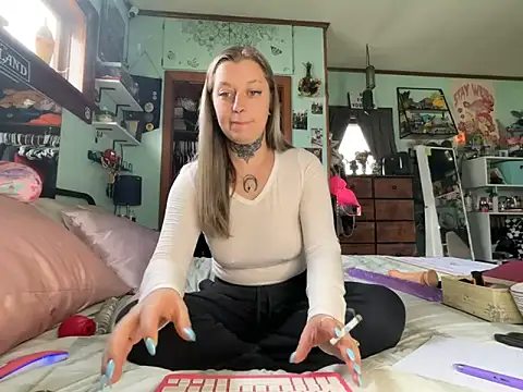 Snapshot of Sarasweets33 chatting on March 23, 5:17 pm Sarasweets33 online show from March 23, 5:17 pm