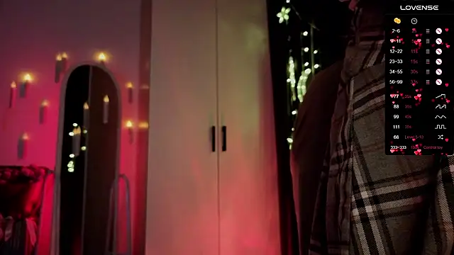 Snapshot of Nestyzz chatting on March 9, 10:03 pm Nestyzz online show from March 9, 10:03 pm