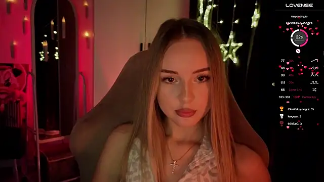 Snapshot of Nestyzz chatting on March 17, 6:00 pm Nestyzz online show from March 17, 6:00 pm